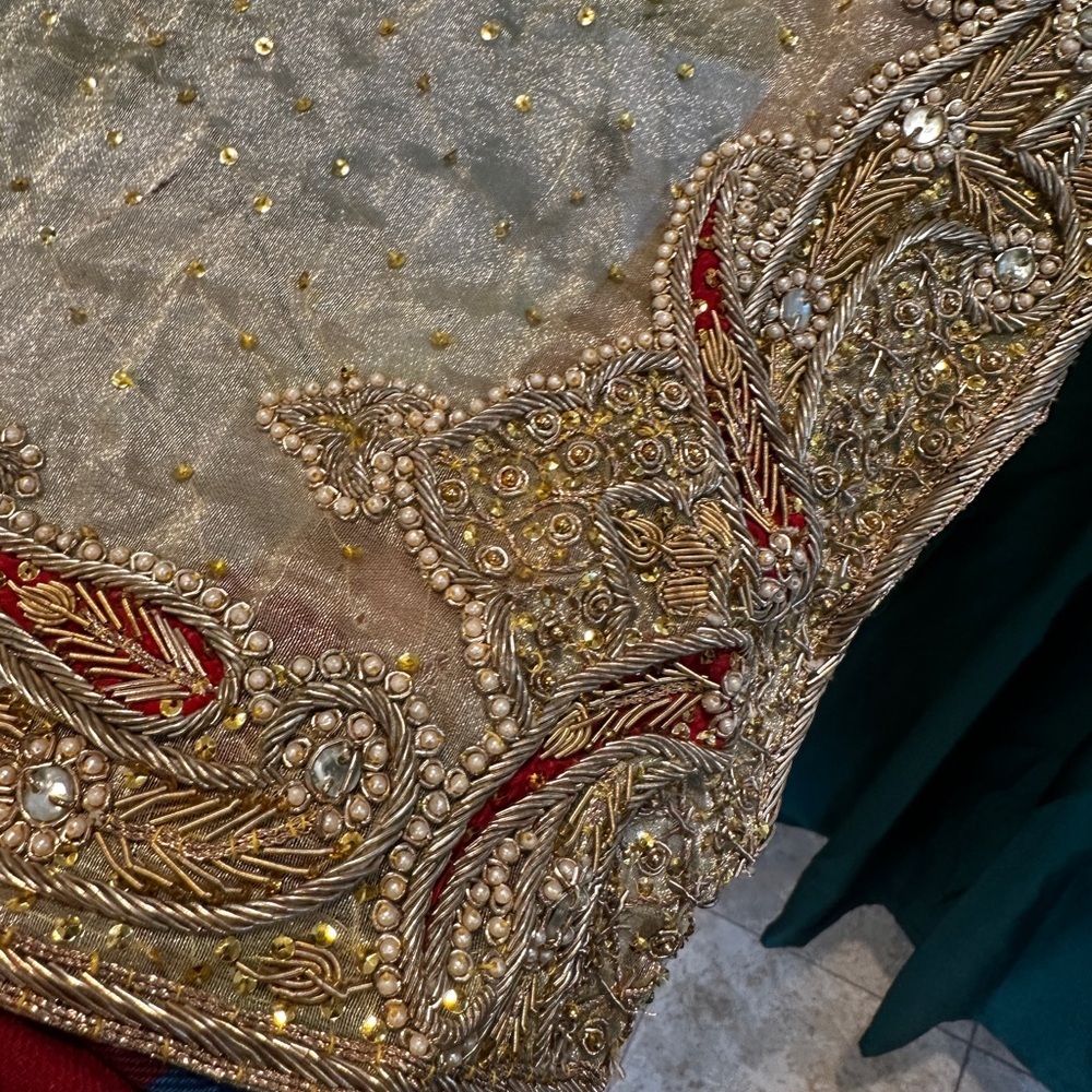 Beautiful emerald green custom made Indian bridal gown - Picture 10 of 13